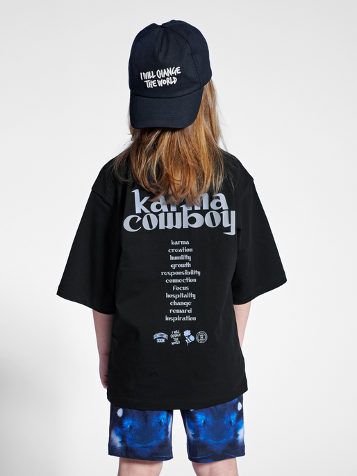 stmKARMA T-SHIRT S/S, BLACK, model