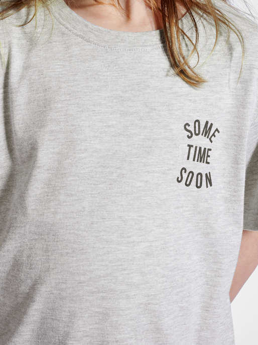 stmREVOLUTION T-SHIRT S/S, GREY MELANGE, model