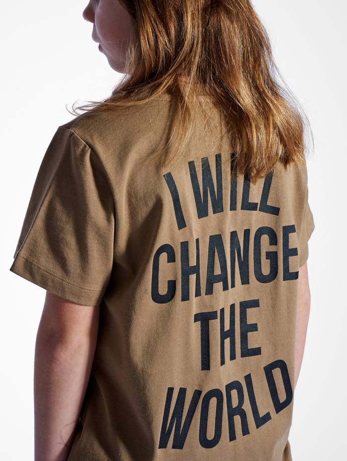 stmREVOLUTION T-SHIRT S/S, SEPIA TINT, model