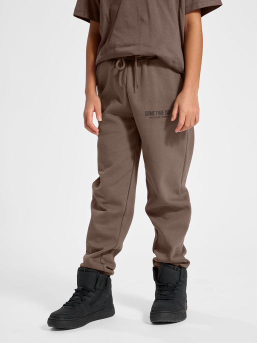stsPACIFIC PANTS, RAIN DRUM, model