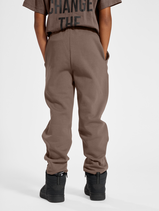 stsPACIFIC PANTS, RAIN DRUM, model