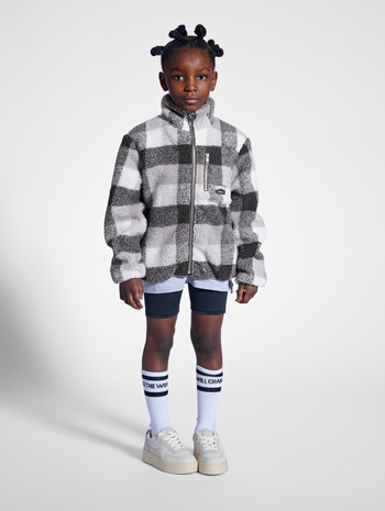 stsVENTURE FLEECE, STEEPLE GRAY, model