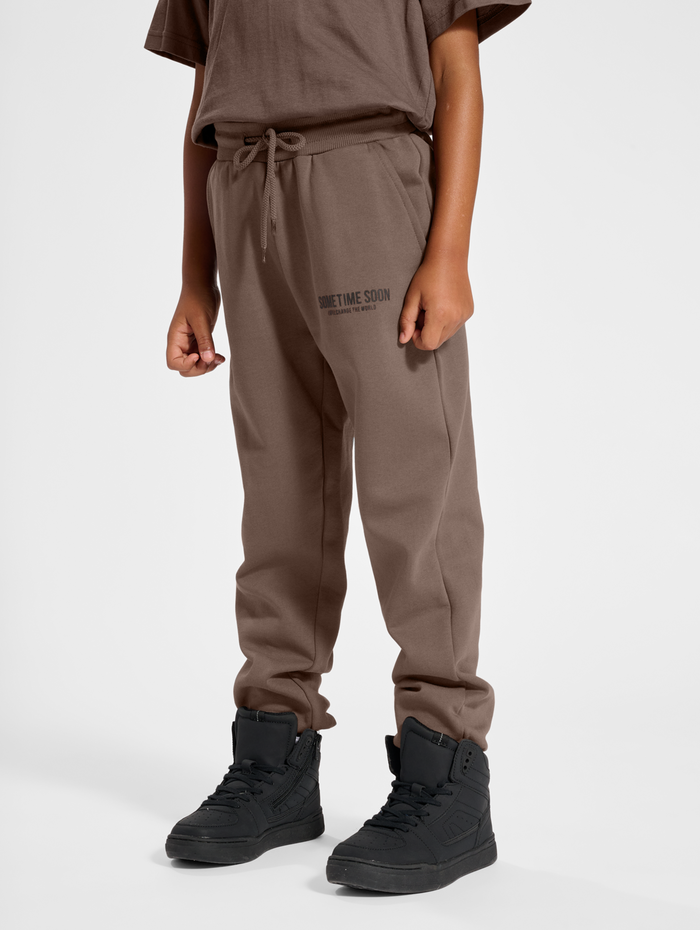 stsPACIFIC PANTS, RAIN DRUM, model
